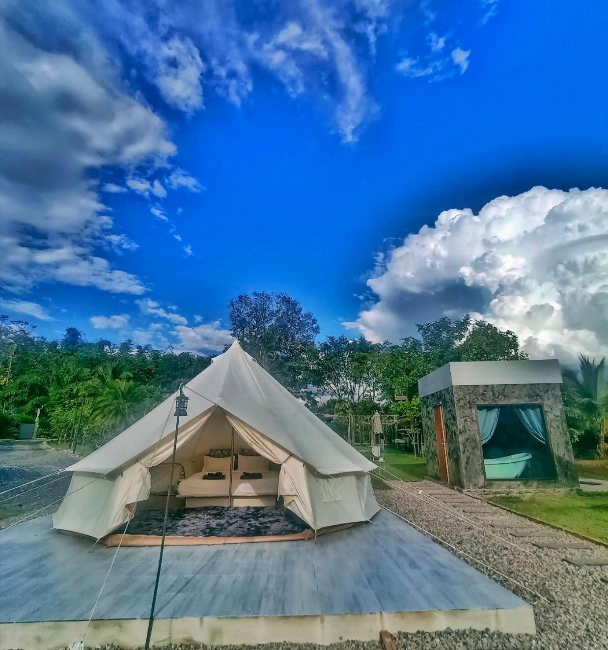 The Wes Village, Incl Free Breakfast & 100 Thb Food Gift Chiang Dao Exterior foto